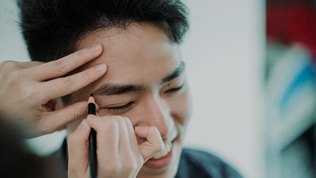 メンズルールでお客様へ向き合うスタッフ